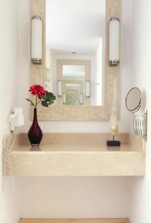 Kulraya Villas - Luxury Serviced Pool Villas Ko Lanta